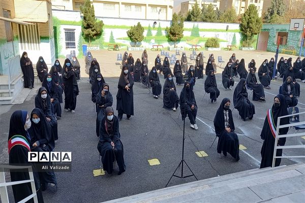 برگزاری مراسم هفته بسیج در دبیرستان فجر منطقه ۱۴