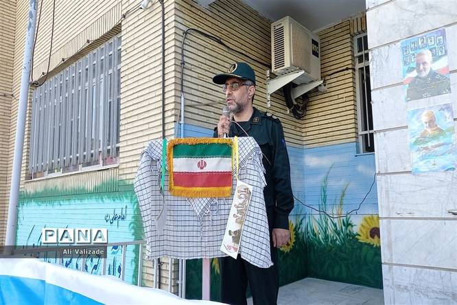برگزاری مراسم هفته بسیج در دبیرستان فجر منطقه ۱۴