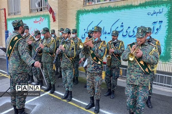 برگزاری مراسم هفته بسیج در دبیرستان فجر منطقه ۱۴