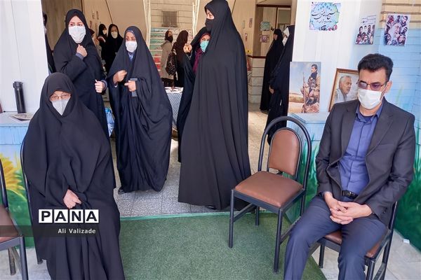 برگزاری مراسم هفته بسیج در دبیرستان فجر منطقه ۱۴