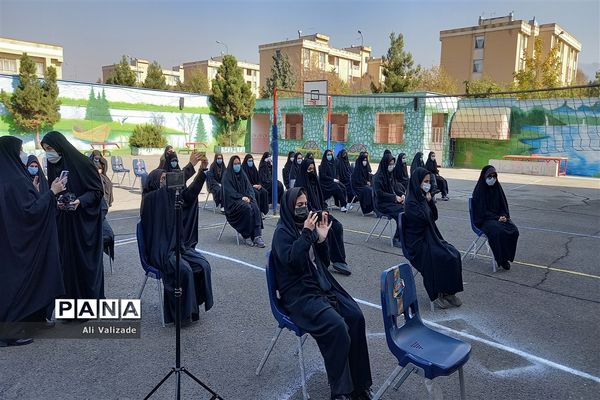برگزاری مراسم هفته بسیج در دبیرستان فجر منطقه ۱۴