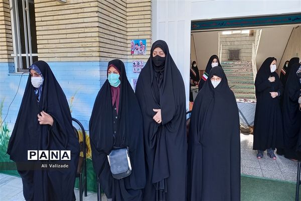 برگزاری مراسم هفته بسیج در دبیرستان فجر منطقه ۱۴