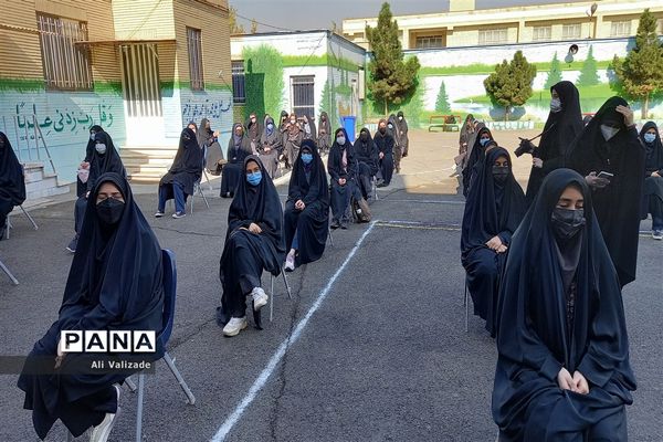 برگزاری مراسم هفته بسیج در دبیرستان فجر منطقه ۱۴