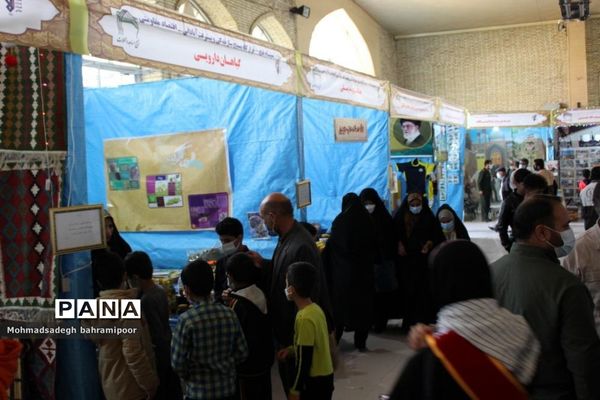 نمایشگاه دستاوردهای هنرمندان بسیجی کهگیلویه و بویراحمد