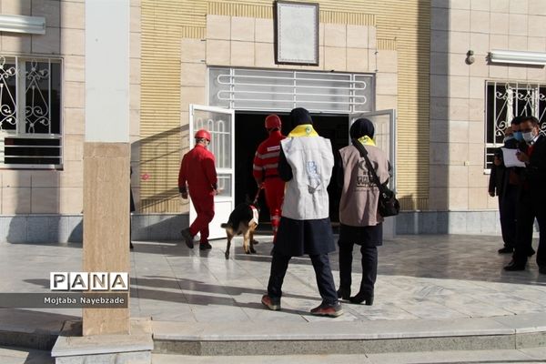 مراسم نمادین مانور زلزله و ایمنی در مدارس مشهد