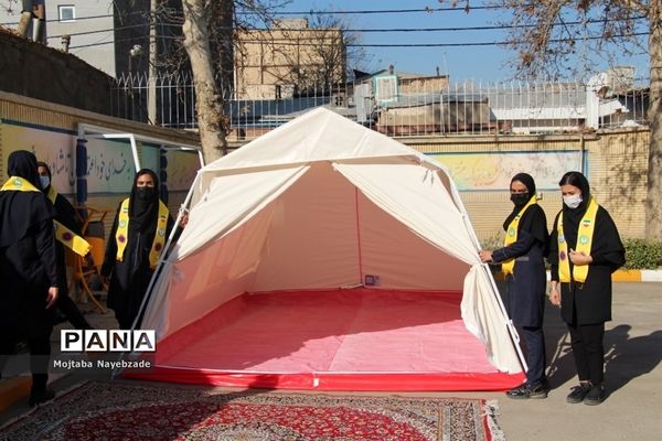 مراسم نمادین مانور زلزله و ایمنی در مدارس مشهد