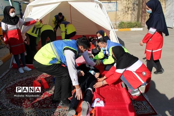 مراسم نمادین مانور زلزله و ایمنی در مدارس مشهد