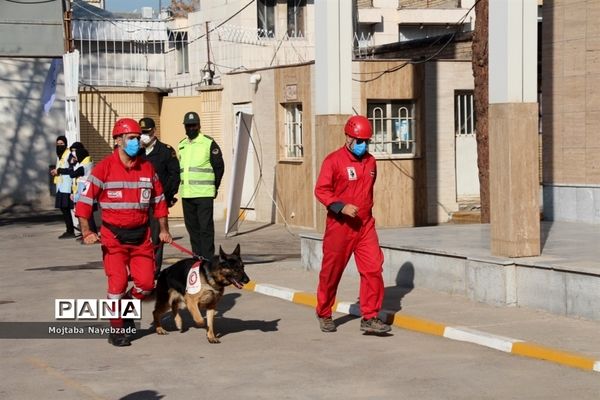 مراسم نمادین مانور زلزله و ایمنی در مدارس مشهد