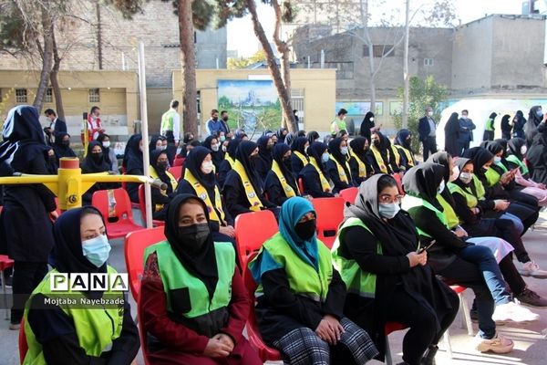 مراسم نمادین مانور زلزله و ایمنی در مدارس مشهد