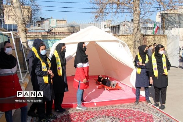 مراسم نمادین مانور زلزله و ایمنی در مدارس مشهد