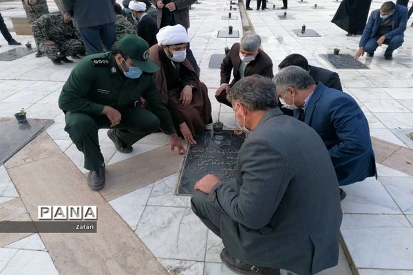 عطرافشانی گلزار شهدای شیروان
