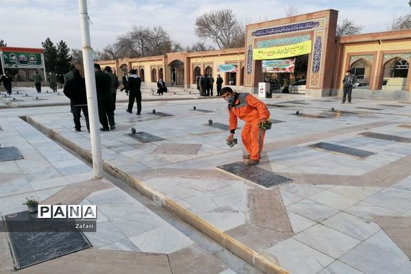 عطرافشانی گلزار شهدای شیروان
