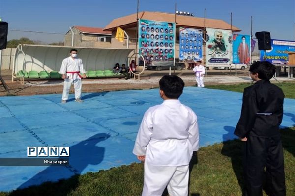 همایش بزرگ پیاده‌روی خانوادگی به‌مناسبت هفته بسیج در فلاوزجان