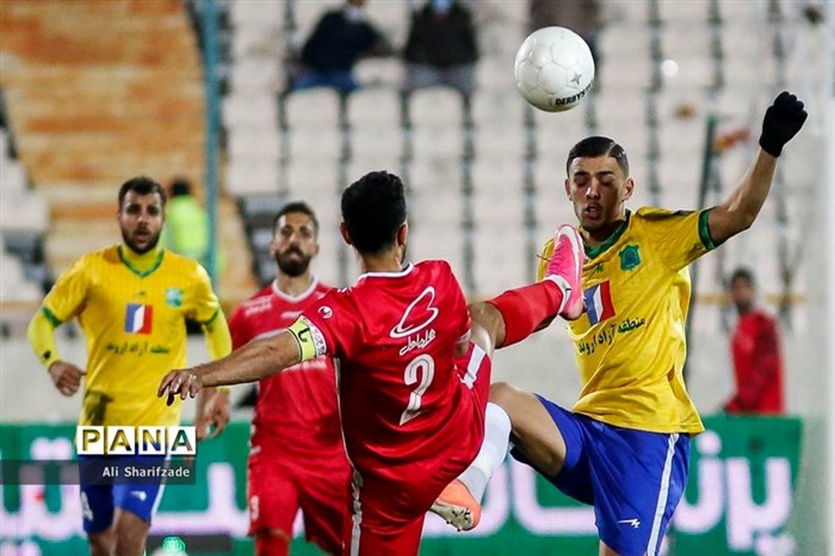 فوتبال ایران حاشیه زیاد دارد و هر کسی وزیر ورزش باشد درگیر آن می‌شود
