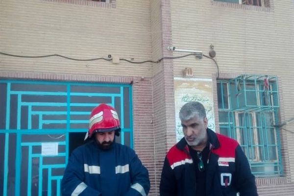 آماده سازی جهت اجرای مانور زلزله در مدارس بندرامام خمینی (ره)