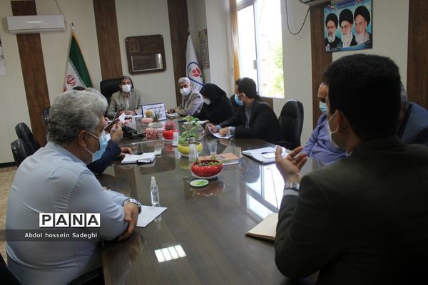 جلسه هم‌اندیشی طرح دانش‌آموز تراز انقلاب اسلامی در بوشهر
