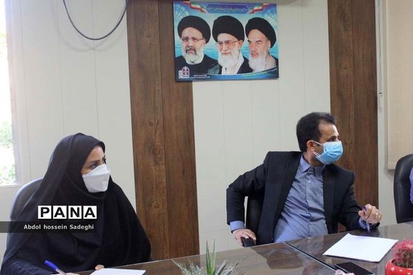 جلسه هم‌اندیشی طرح دانش‌آموز تراز انقلاب اسلامی در بوشهر
