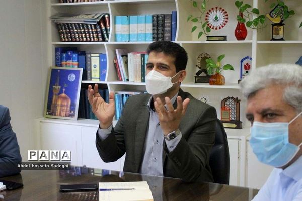 جلسه هم‌اندیشی طرح دانش‌آموز تراز انقلاب اسلامی در بوشهر
