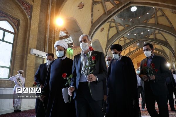 تجدید میثاق  وزیر آموزش و پرورش با امام راحل و شهدای هفتم تیر