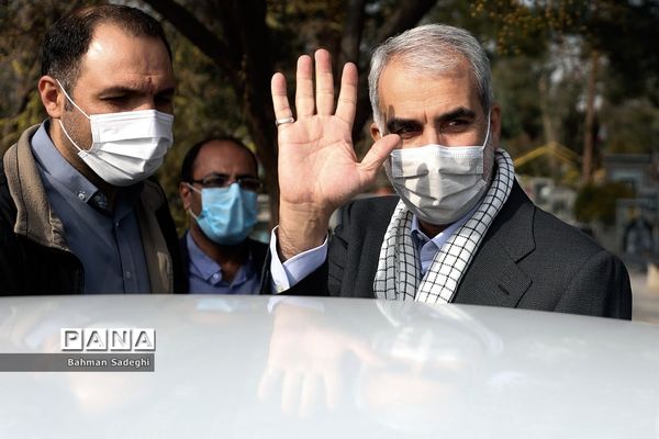 تجدید میثاق  وزیر آموزش و پرورش با امام راحل و شهدای هفتم تیر