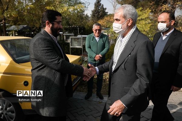تجدید میثاق  وزیر آموزش و پرورش با امام راحل و شهدای هفتم تیر