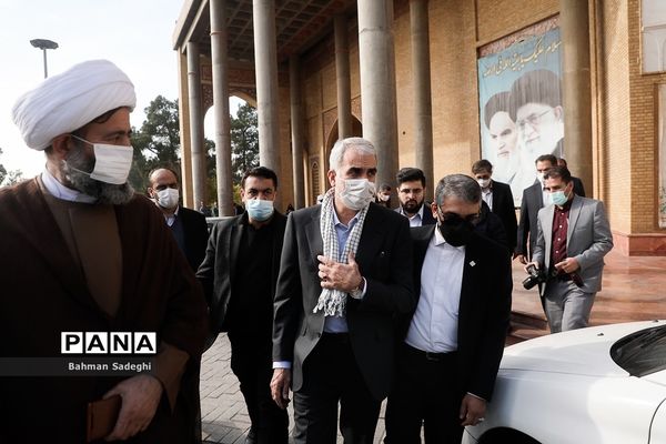 تجدید میثاق  وزیر آموزش و پرورش با امام راحل و شهدای هفتم تیر