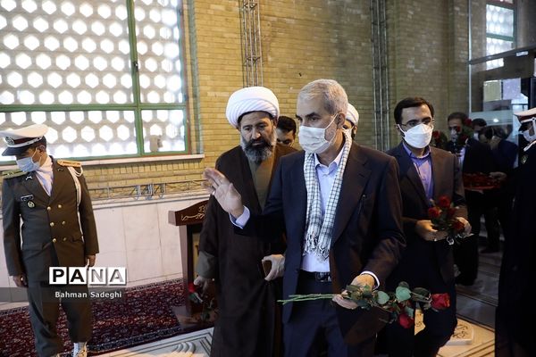 تجدید میثاق  وزیر آموزش و پرورش با امام راحل و شهدای هفتم تیر