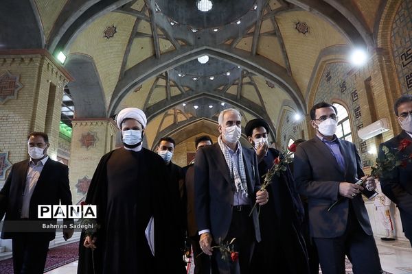 تجدید میثاق  وزیر آموزش و پرورش با امام راحل و شهدای هفتم تیر
