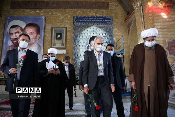 تجدید میثاق  وزیر آموزش و پرورش با امام راحل و شهدای هفتم تیر