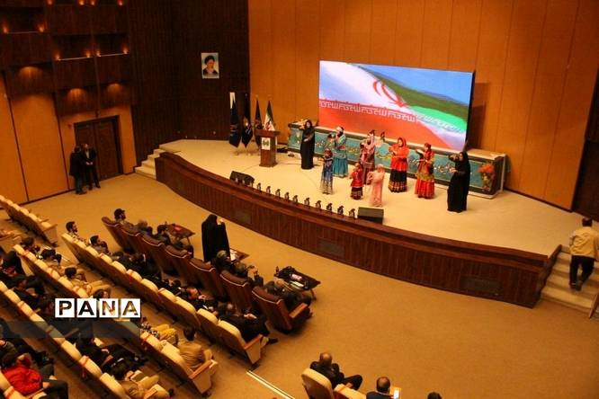 تجلیل از برترینهای سرود دانشآموزی در قم