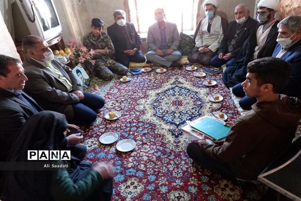 تجدید میثاق فرهنگیان و دانش‌آموزان  کلات با خانواده شهدای شهرستان