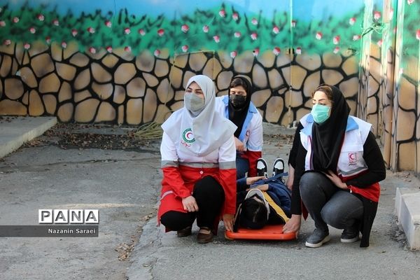 مانورآمادگی مقابله با زلزله درشهرستان اسلامشهر