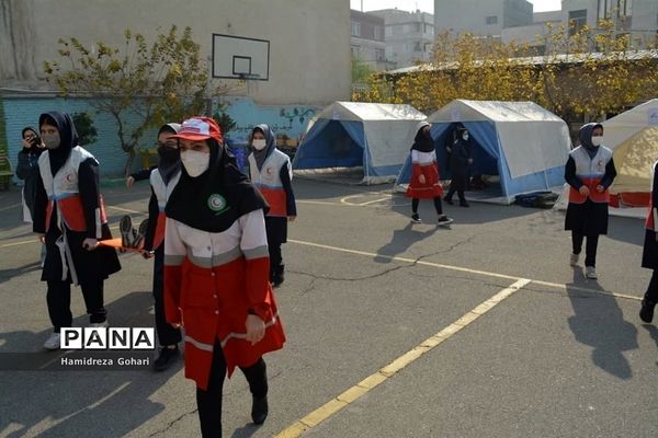 برگزاری مانور زلزله و ایمنی در مدارس منطقه ۲ تهران