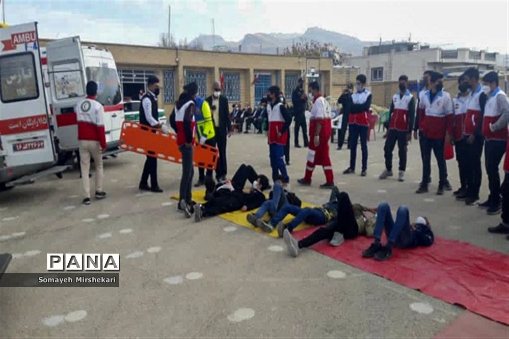 برگزاری مانور ایمنی در برابر زلزله، در مدارس شهرستان نی‌ریز