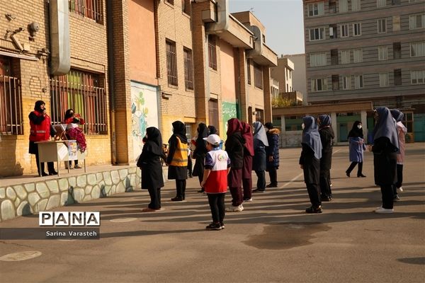 مانور سراسری زلزله در دبیرستان جانبازان منطقه ۱۴