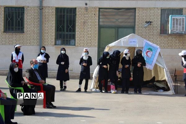 مانور زلزله و ایمنی در دبیرستان امامت قم