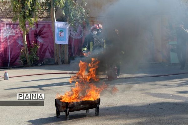 مانور زلزله و ایمنی در دبیرستان امامت قم