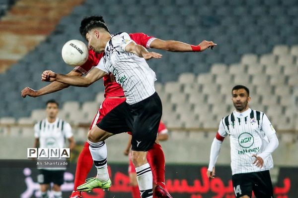 دیدار تیم های پرسپولیس و  نفت مسجدسلیمان