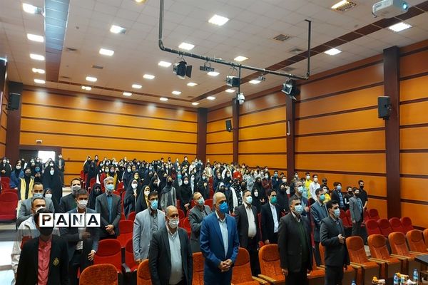 آیین تجلیل از برگزیدگان مسابقات کشوری و استانی در ناحیه دوبهارستان
