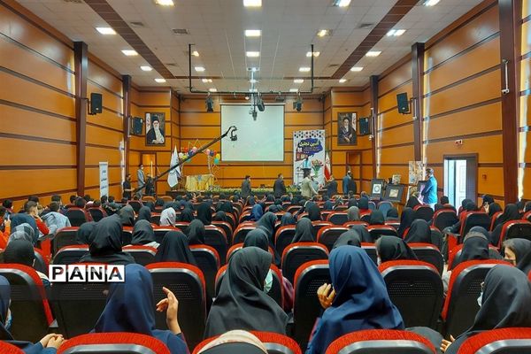 آیین تجلیل از برگزیدگان مسابقات کشوری و استانی در ناحیه دوبهارستان