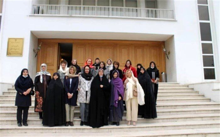 نشست همسر وزیر خارجه با همسران سفرای خارجی مقیم تهران