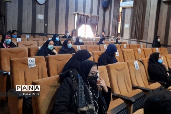 دومین کارگاه توانمندسازی دبیران با رویکرد مدل‌سازی ساختاری در قرچک