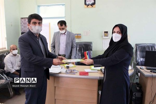 بازدید مدیر آموزش و پرورش شهرستان دشتی از آموزشگاه مهر خورموج