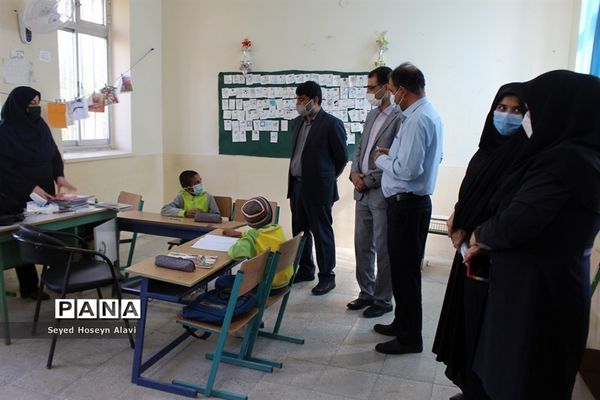 بازدید مدیر آموزش و پرورش شهرستان دشتی از آموزشگاه مهر خورموج