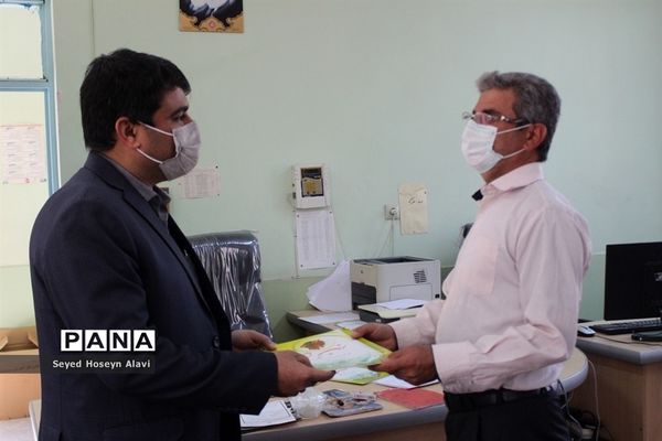 بازدید مدیر آموزش و پرورش شهرستان دشتی از آموزشگاه مهر خورموج