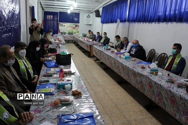 نشست مشترک معاونان پرورشی ومسئولان سازمان دانش‌آموزی استان قزوین