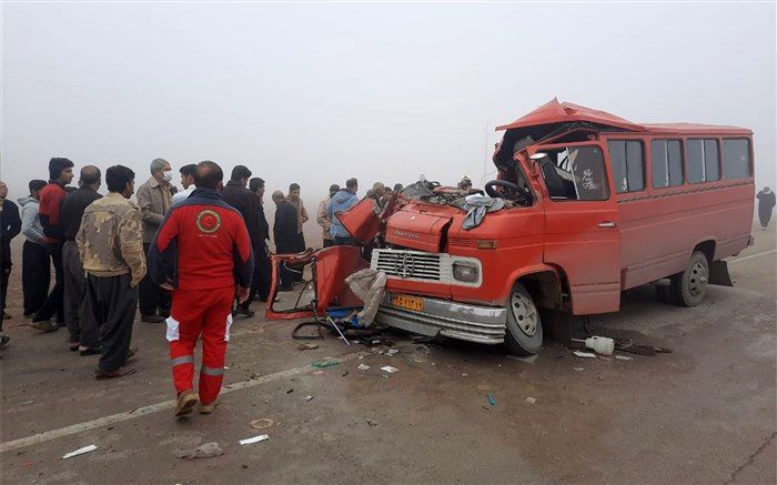 وضعیت پایدار 18 دانش‌آموز حادثه‌دیده تصادف کرمانشاه؛ کامیون مقصر است