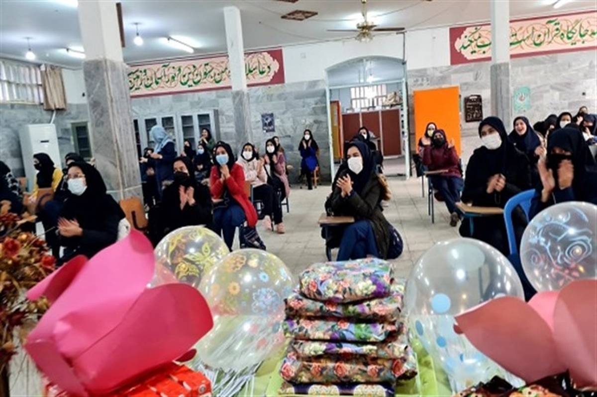 برگزاری جشن ولادت حضرت زینب در دبیرستان امامی قم