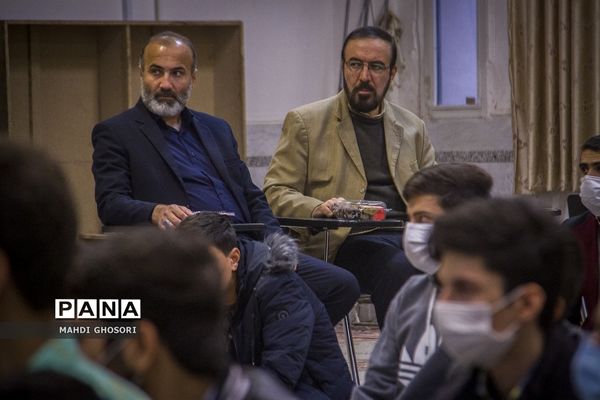 یادواره شهدا در دبیرستان شهدای فرهنگی پردیسان قم
