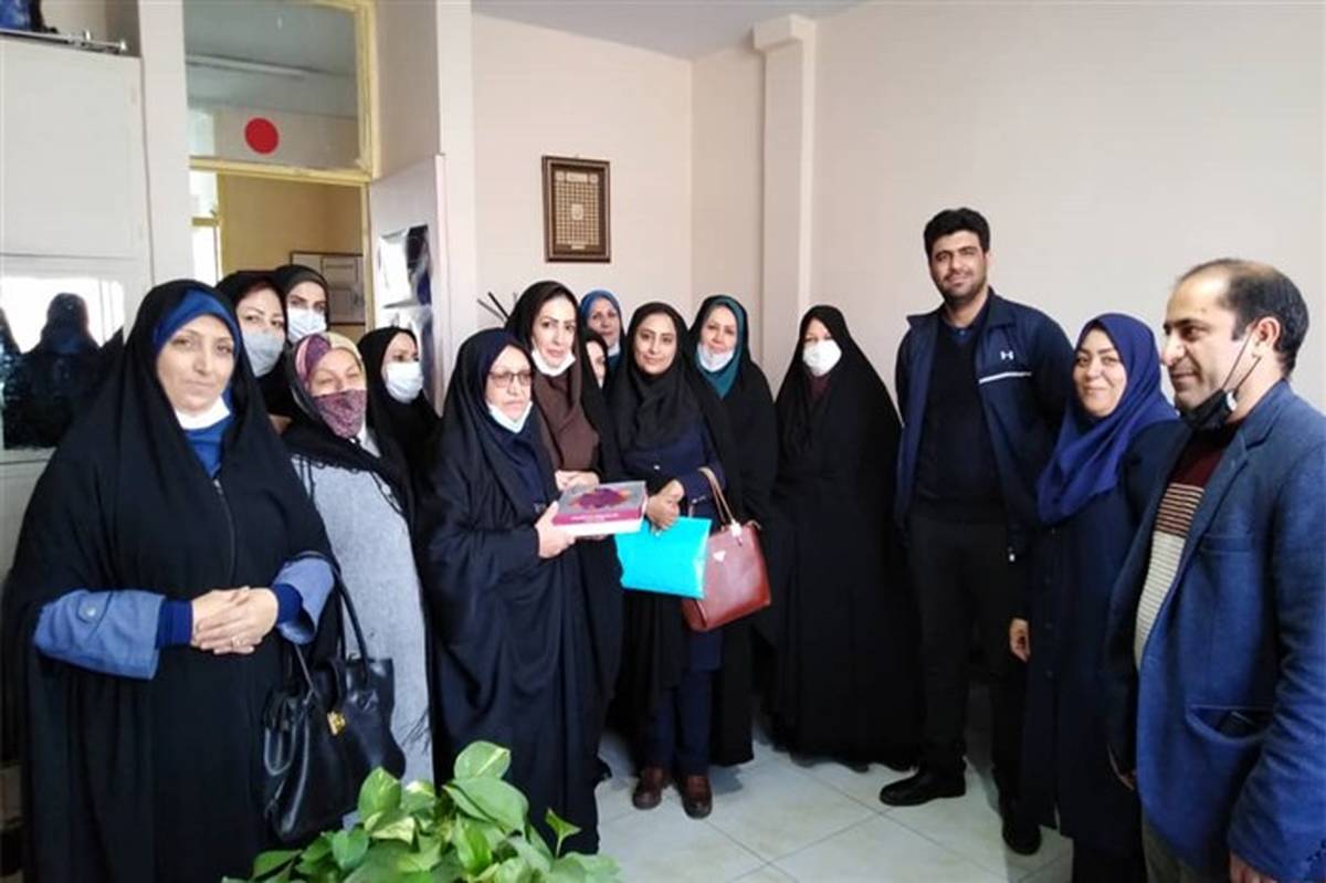 کار مراقبین سلامت در عرصه واکسیناسیون جهادگونه بود